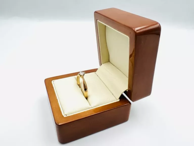 ZŁOTY PIERŚCIONEK Z CYRKONIA W 2,58G PR 585 ROZM 19