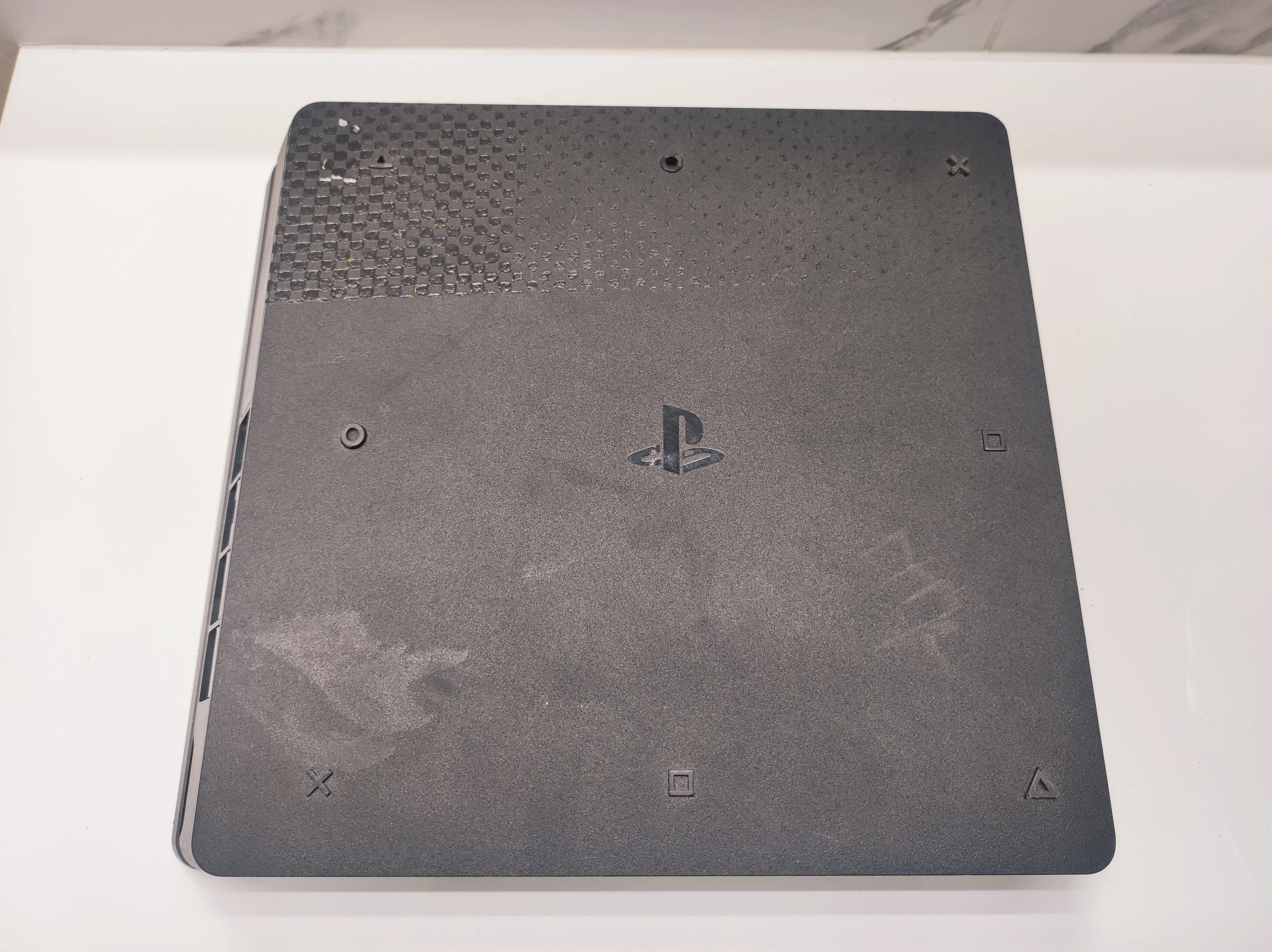 konsola-ps4-slim-cuh-2216a-liczba-kontrolerow-w-zestawie-205994-225550