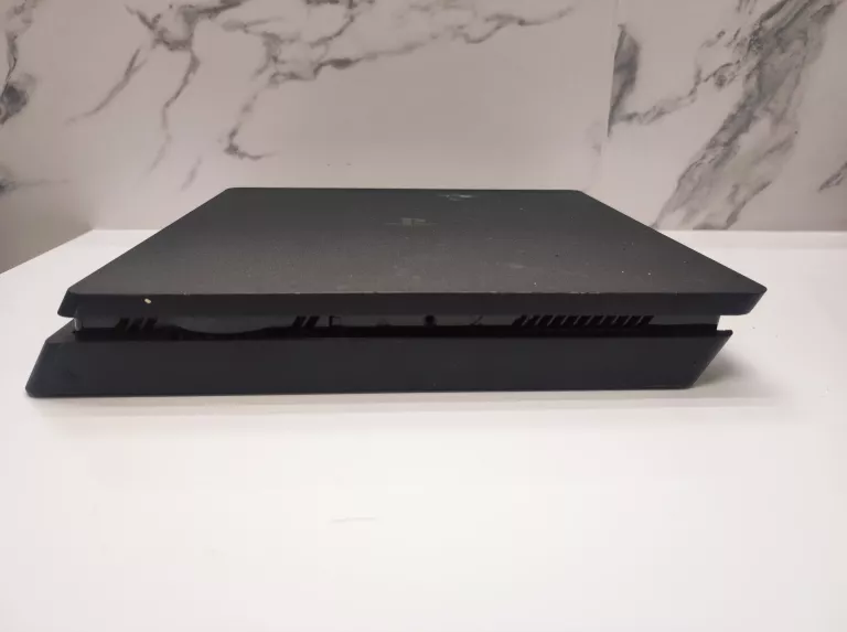 KONSOLA PS4 SLIM CUH-2216A