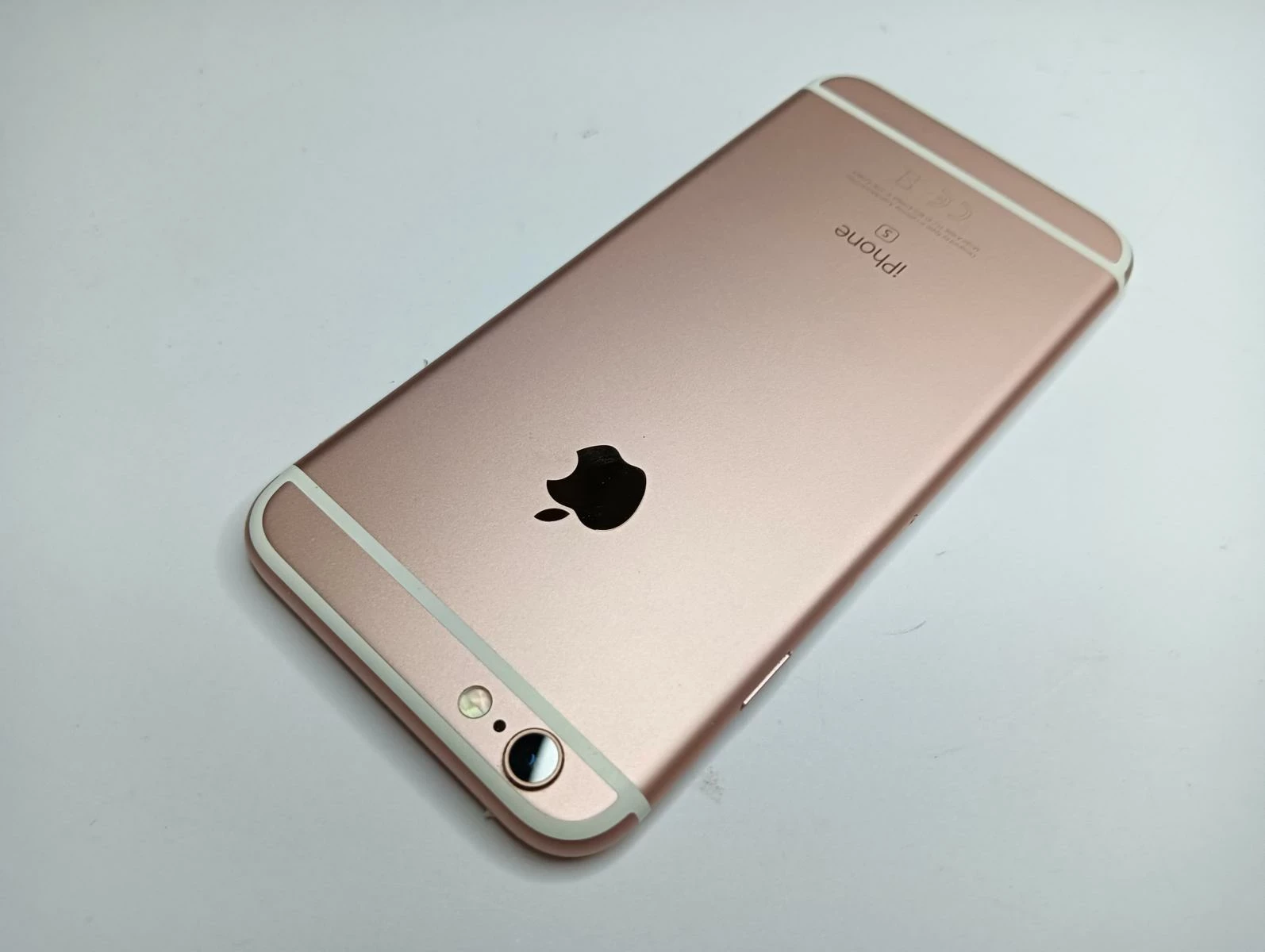 apple-iphone-6s-rose-gold-232gb-nie-laduje-sie-przekatna-ekranu-470