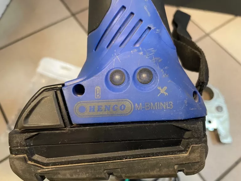 zaciskarka-akumulatorowa-do-rur-henco-m-bmini3-stan-11323-2