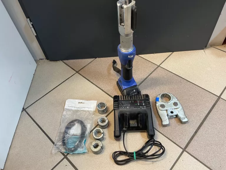 ZACISKARKA AKUMULATOROWA DO RUR HENCO M-BMINI3+AKU+ŁAD+4ROZMIARY