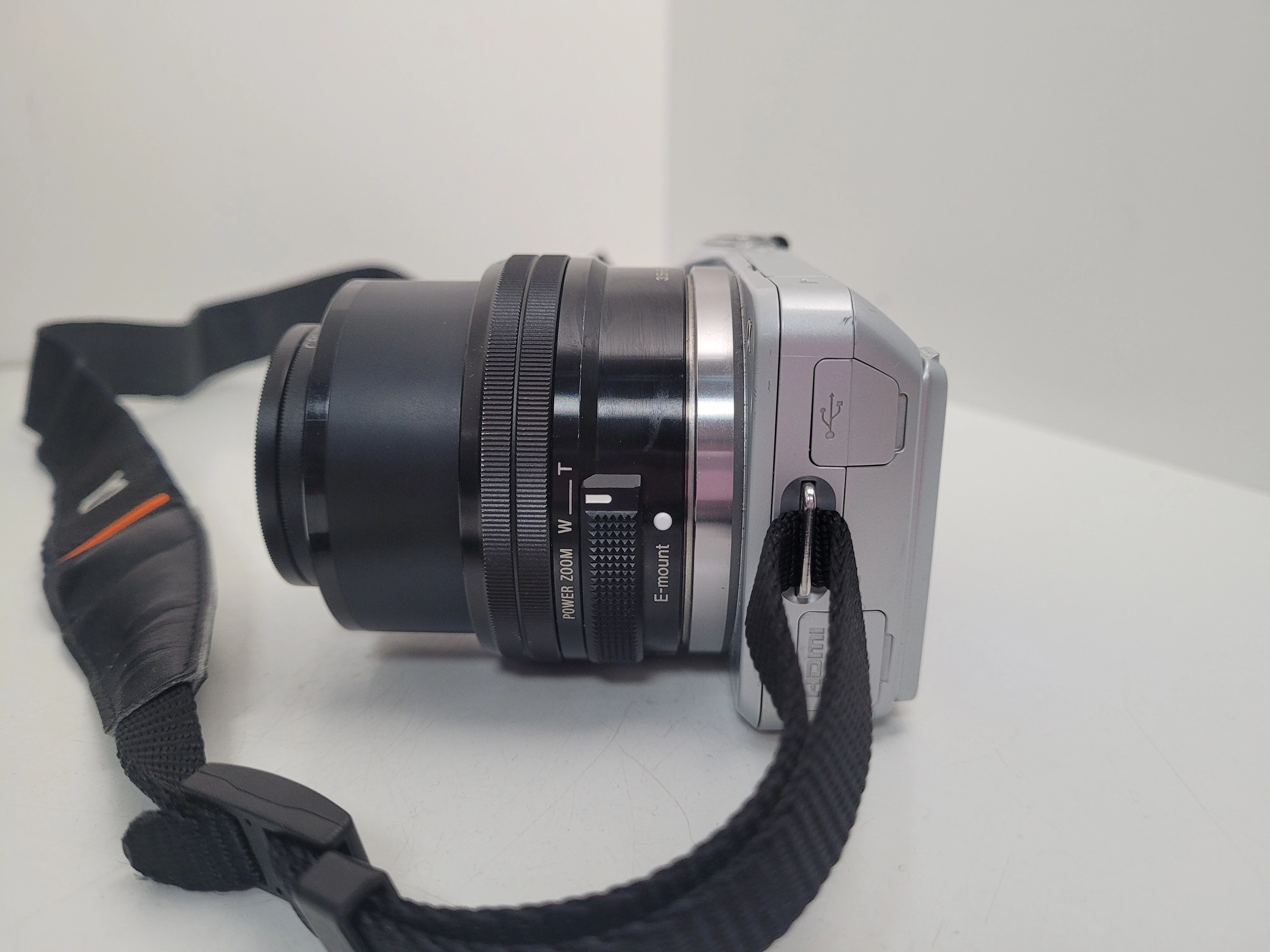 aparat-sony-alpha-nex-3-2x-obiektyw-torba-przekatna-ekranu-300