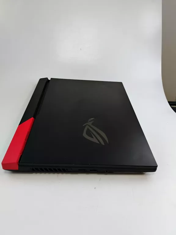 LAPTOP ASUS ROG STRIX G15 G513QM-HF851T 15,6 "  9 16 GB / 1024 GB