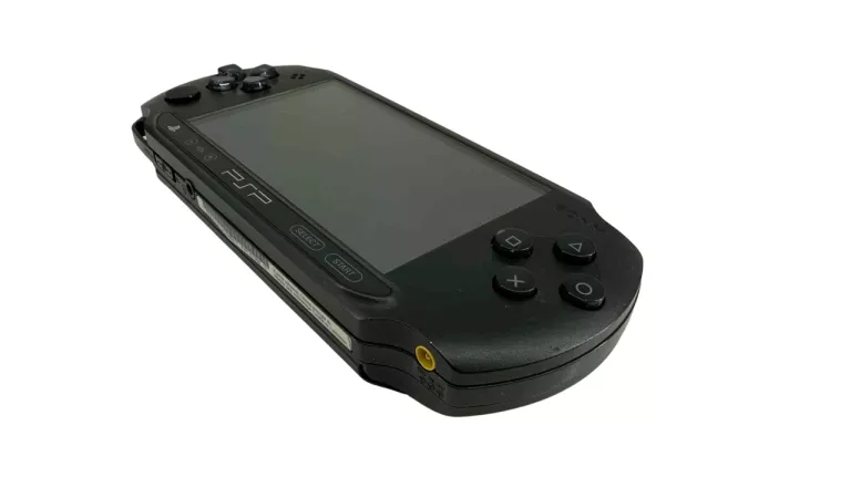 KONSOLA PSP CLASSIC + 4 GRY