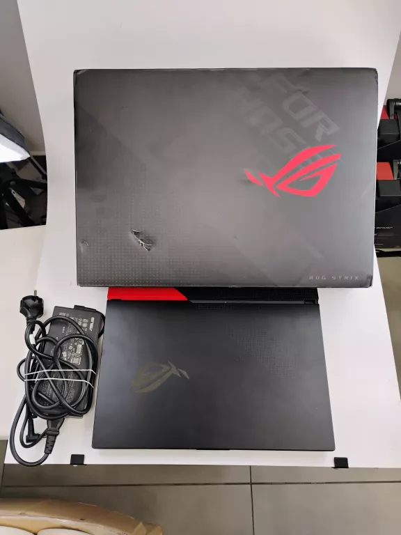 LAPTOP ASUS ROG STRIX G15 G513QM-HF851T 15,6 "  9 16 GB / 1024 GB