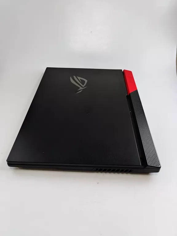 LAPTOP ASUS ROG STRIX G15 G513QM-HF851T 15,6 "  9 16 GB / 1024 GB