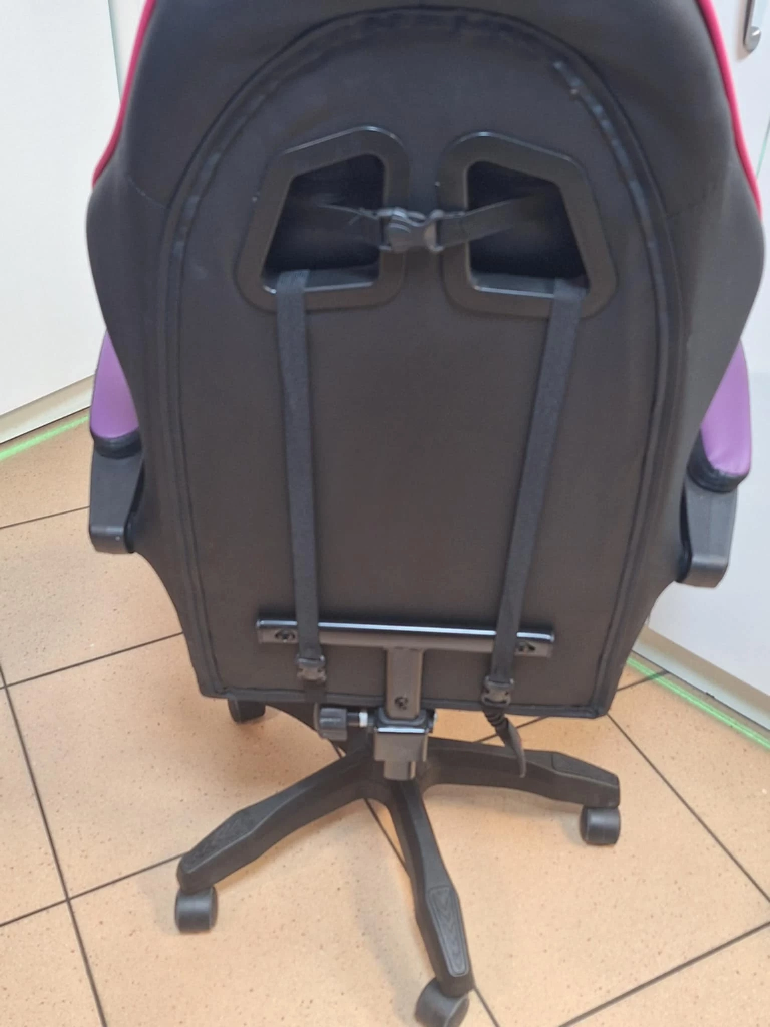 fotel-gamingowy-tochi-stan-bdb-stan-11323-2