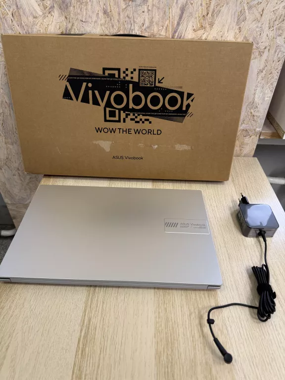 LAPTOP ASUS VIVOBOOK E1504F KOMPLET