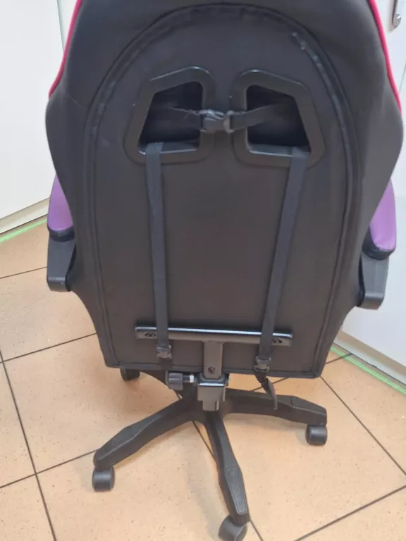 fotel-gamingowy-tochi-stan-bdb-stan-11323-2