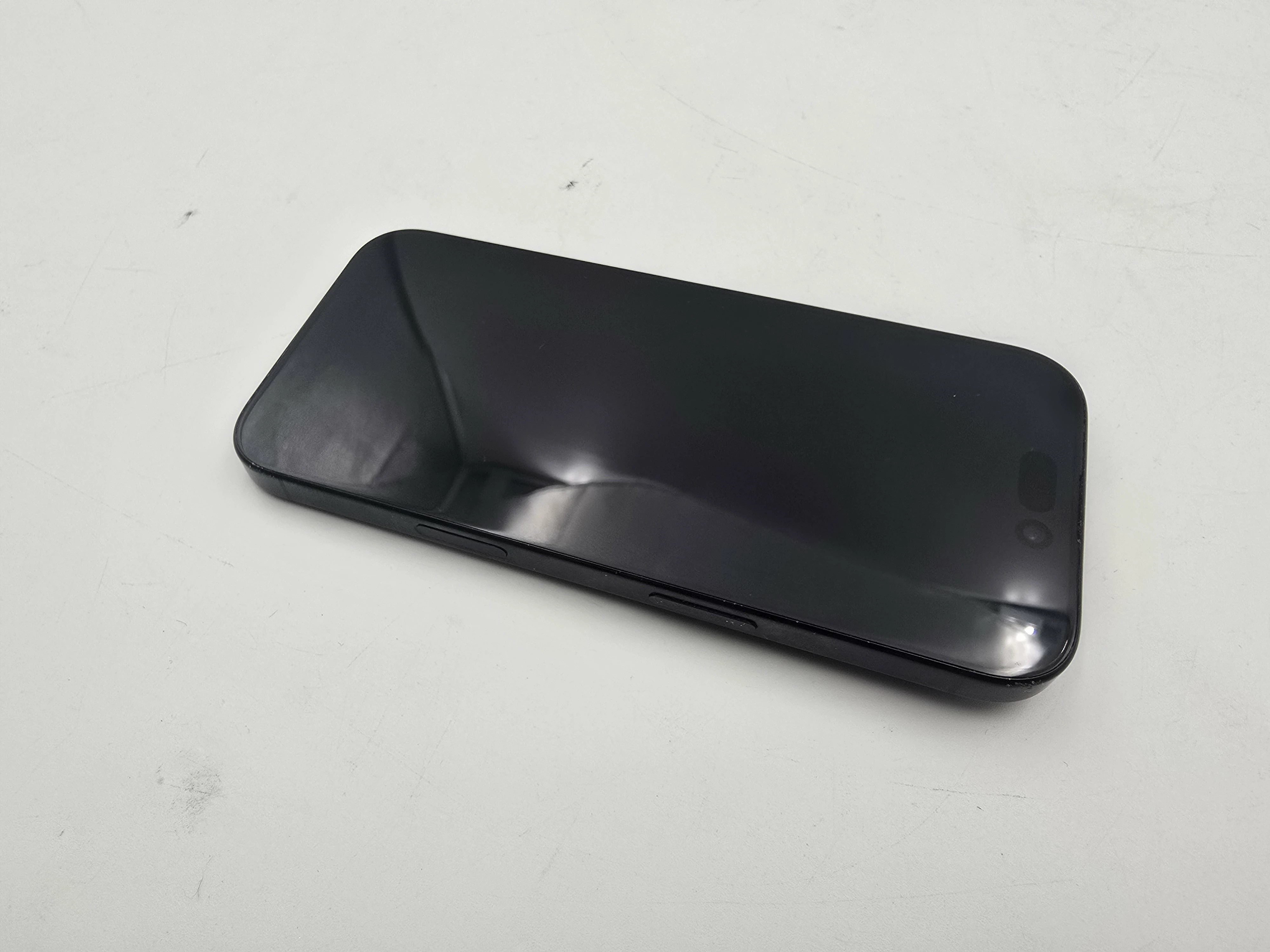 smartfon-apple-iphone-16-pro-5g-128gb-63-120hz-tytan-czarny-gwarancja-pamiec-ram-202865-214113