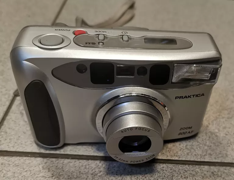 APARAT PRAKTICA 900 AF