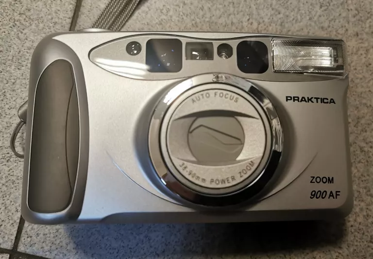 APARAT PRAKTICA 900 AF