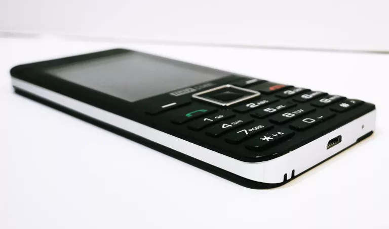 TELEFON MAXCOM CLASSIC MM236