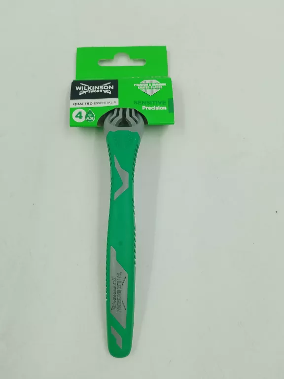 wilkinson-sword-quattro-essential-4-ostrza-maszynka-do-golenia-ruchoma-ean-gtin-4027800808045
