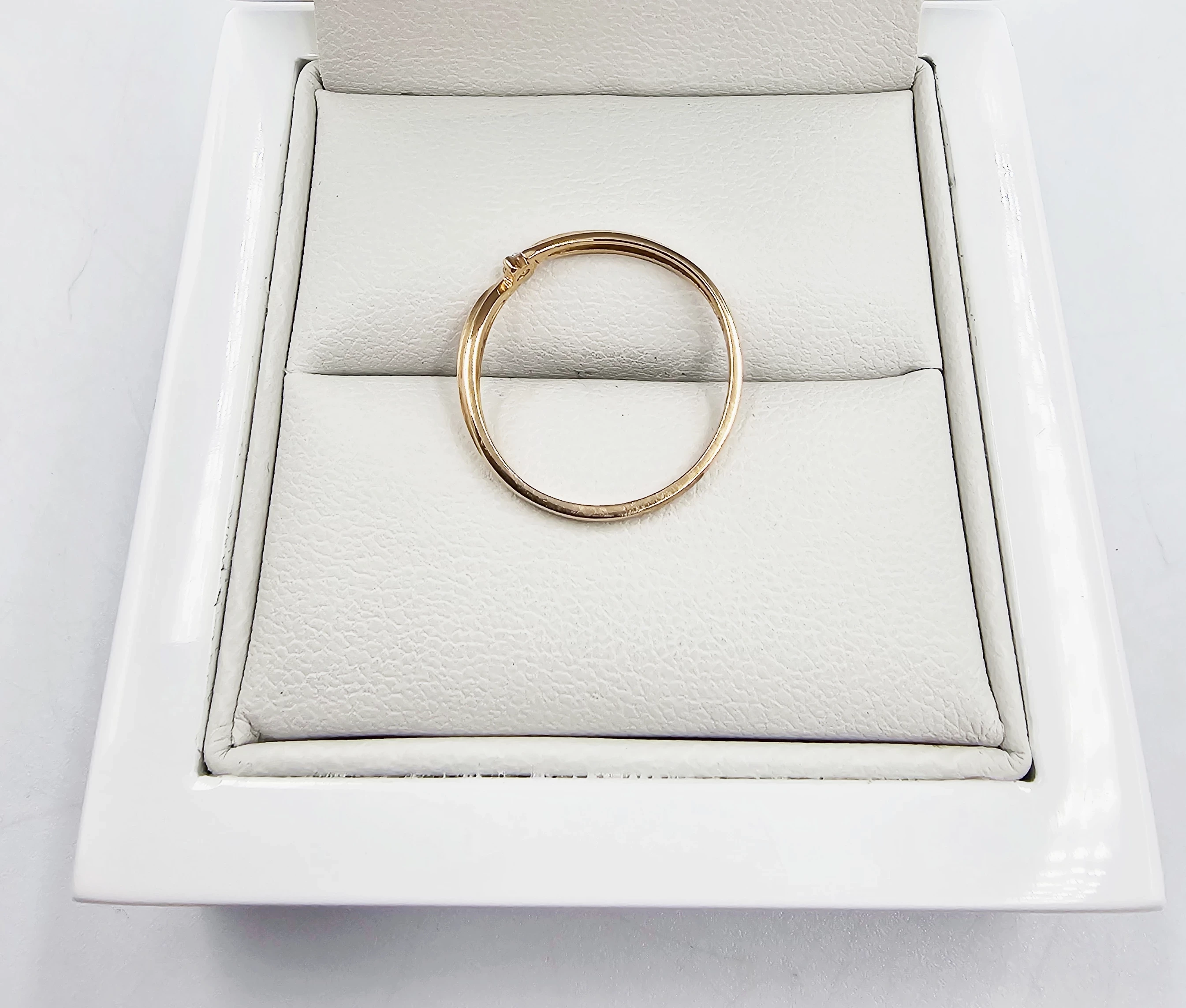 zloty-pierscionek-z-diamentem-108gr-p585-certyfikat-rozmiarsrednica-wew-mm-372-11