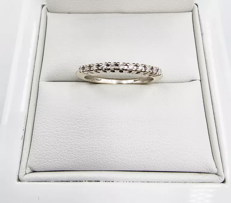 PIERŚCIONEK Z BIAŁEGO ZŁOTA Z DIAMENTAMI 2,73GR, P.750 + CERTYFIKAT