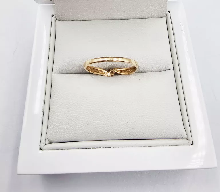 zloty-pierscionek-z-diamentem-108gr-p585-certyfikat-kolor-dominujacy-205826-225106