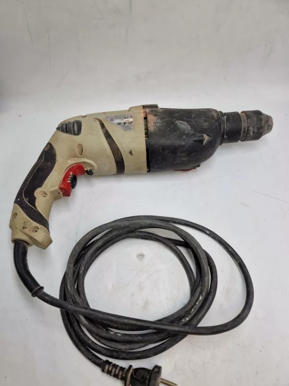 MŁOTOWIERTARKA PERFORMANCE POWER SDS PLUS 710 W WALIZKA