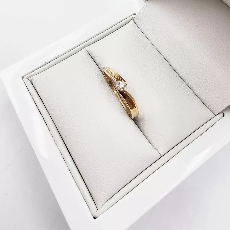 zloty-pierscionek-z-diamentem-108gr-p585-certyfikat-rodzaj-2205-2