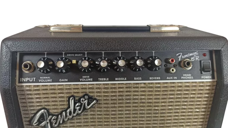 WZMACNIACZ GITAROWY FENDER FRONTMAN 15R