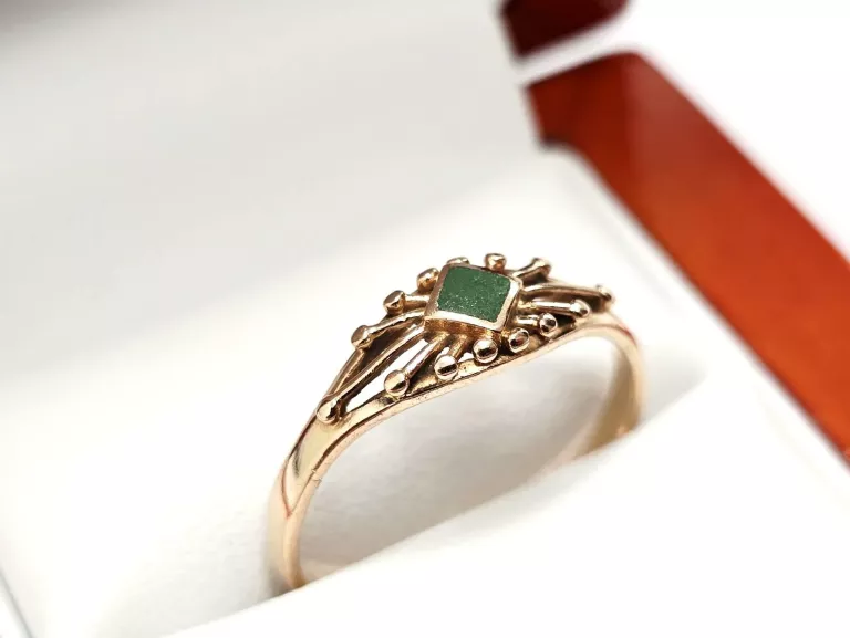 ZŁOTY PIERSCIONEK GREEN JADE 585 2,03G R:17
