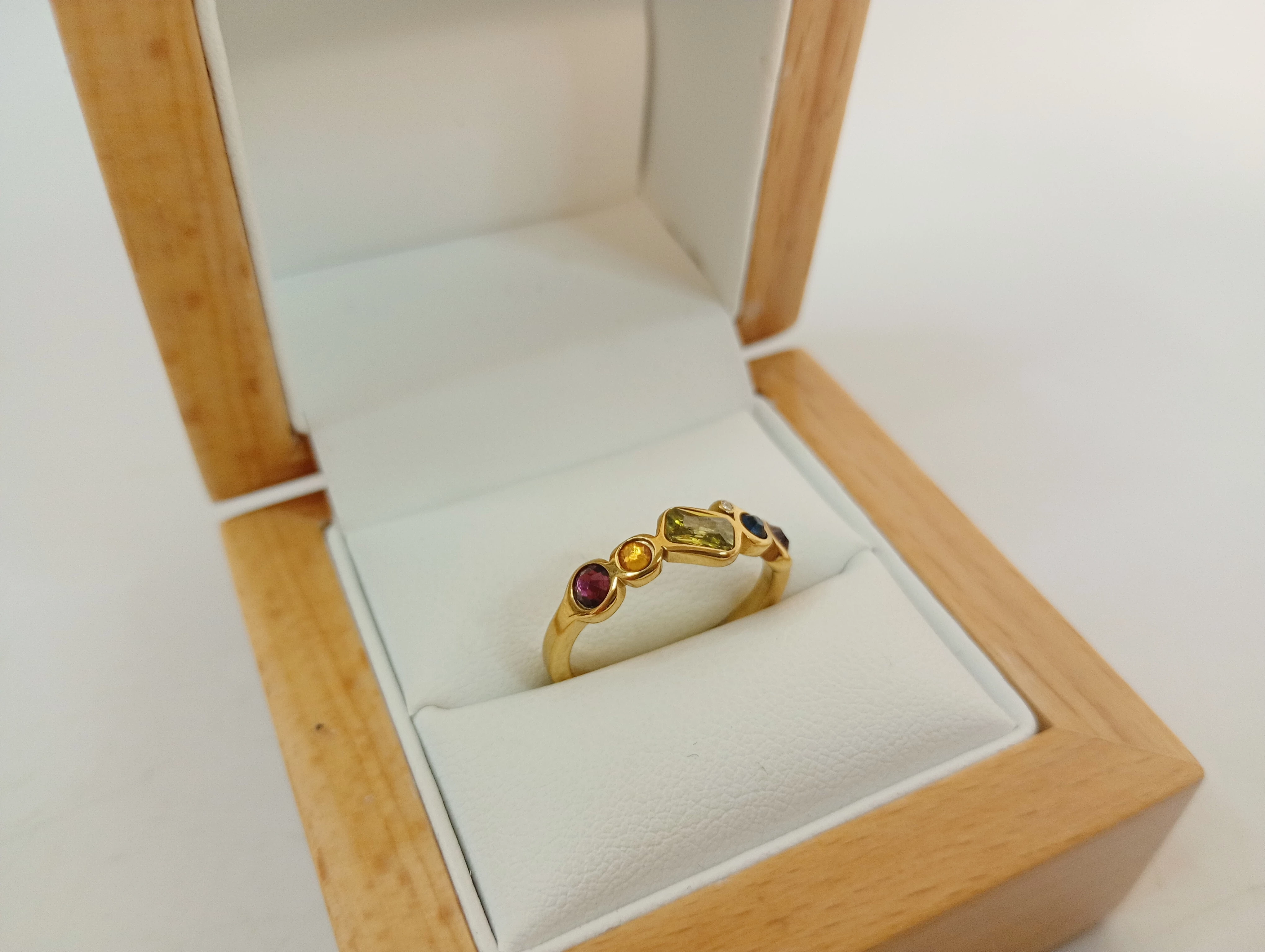 pierscionek-stalowy-z-kamyczkami-rozmiar-15-ean-gtin-6944531976448