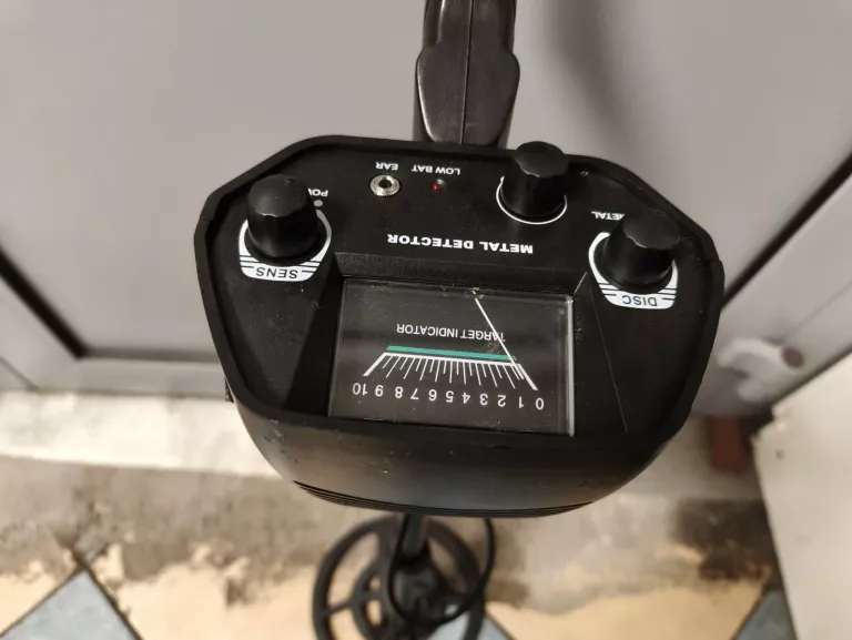 WYKRYWACZ METALI METALU DETEKTOR METALU PROFESJONALNY CZUŁY GTX5030