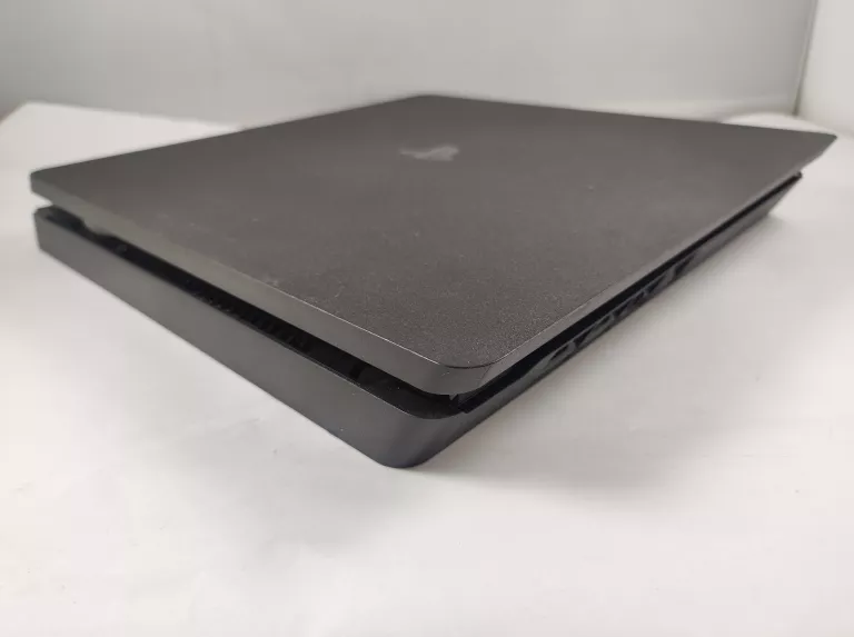 KONSOLA PS4 SLIM 1TB, PAD