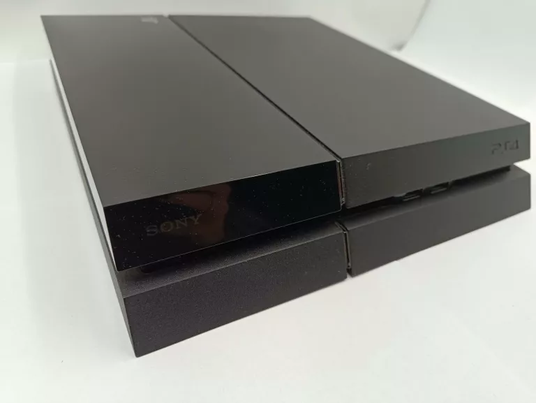 KONSOLA SONY PS4 500GB GRY PAD OKABLOWANIE