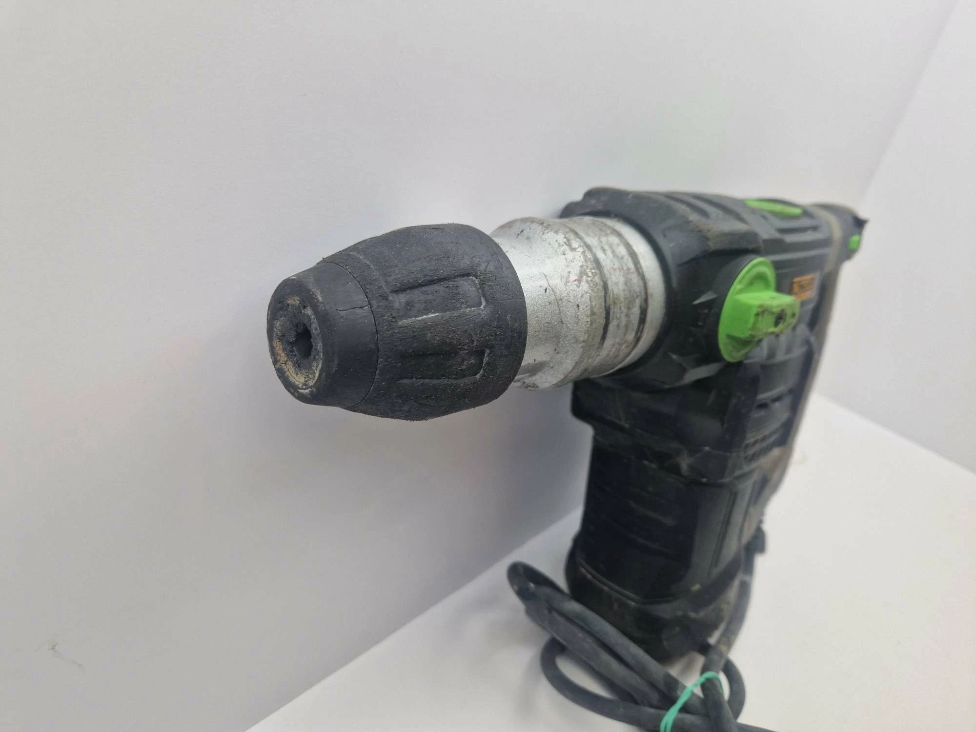 mlot-udarowy-niteo-tools-1300w-walizka-stan-11323-2