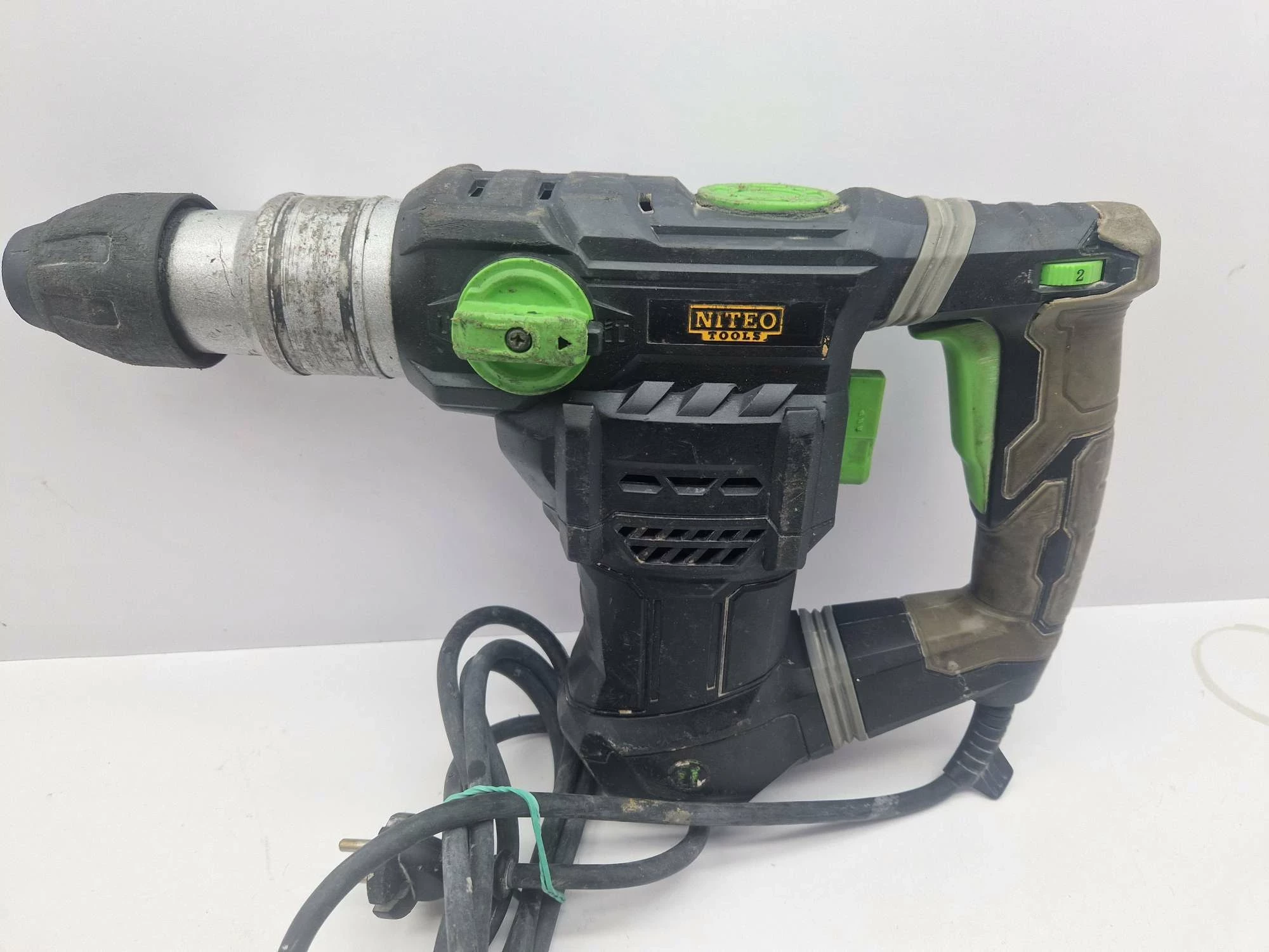 mlot-udarowy-niteo-tools-1300w-walizka-ean-gtin-5901619931523