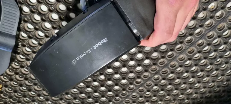 robot-sprzatajacy-irobot-roomba-i3-opis-kolor-dominujacy-129357-3