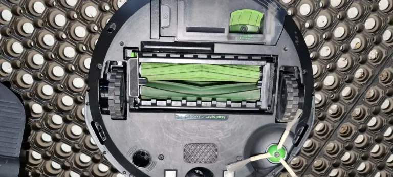 robot-sprzatajacy-irobot-roomba-i3-opis-stan-11323-2