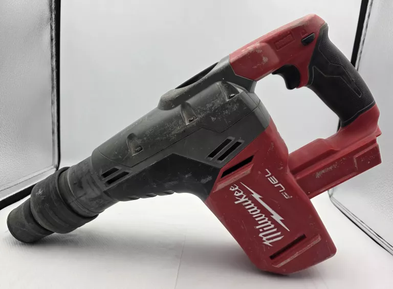 MŁOT UDAROWO OBROTOWY MILWAUKEE M18 CHM ZESTAW