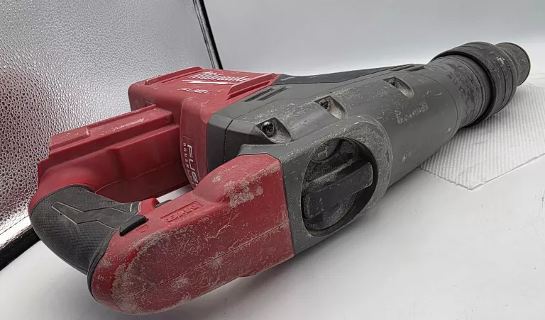 MŁOT UDAROWO OBROTOWY MILWAUKEE M18 CHM ZESTAW