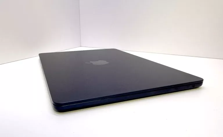 LAPTOP MACBOOK AIR M2