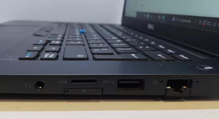 LAPTOP DELL 7480 INTEL CORE I5 8GB 256 GB 2580 ŁADOWARKA