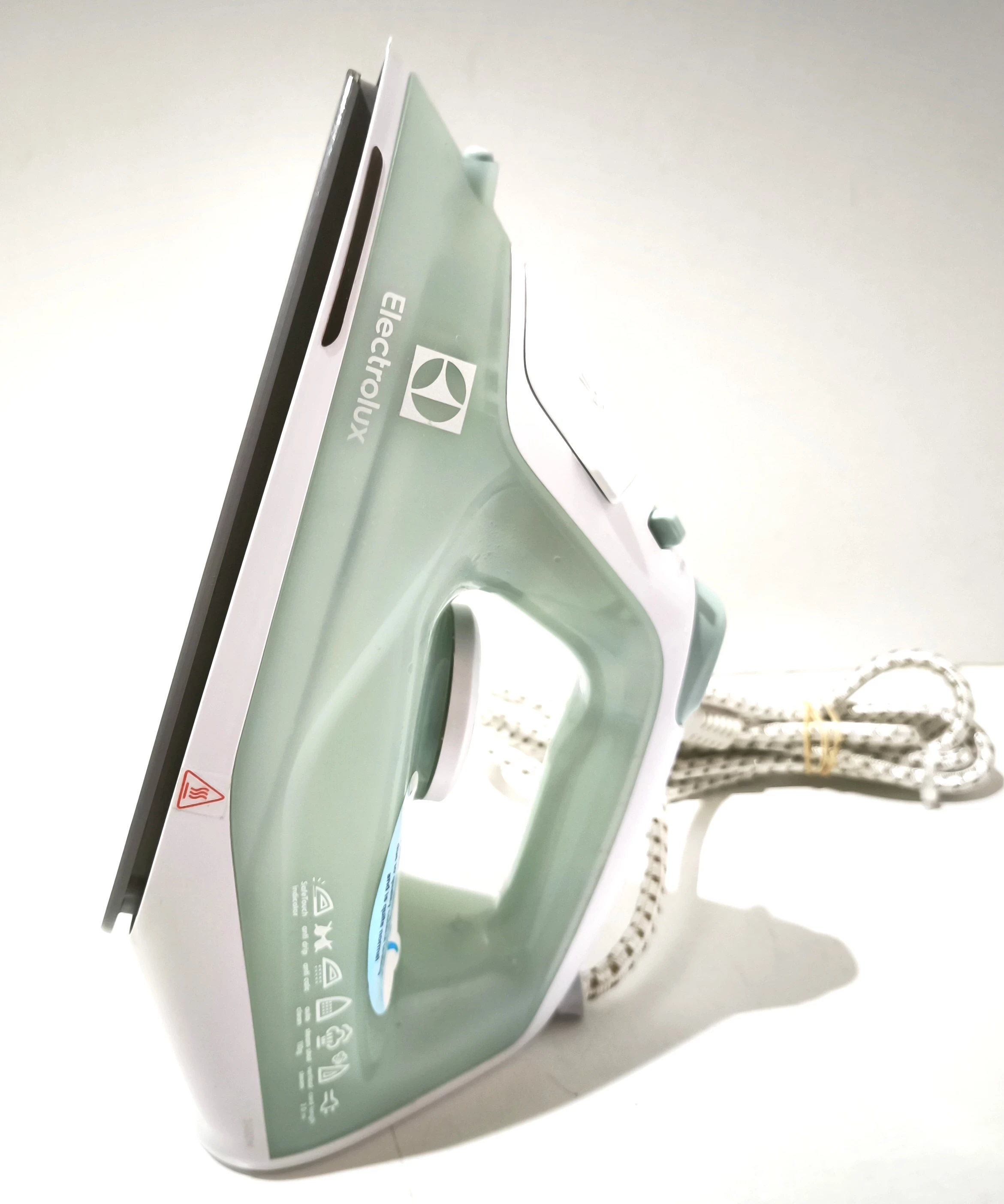 zelazko-electrolux-easyline-edb1740lg-opis-marka-248811-950330