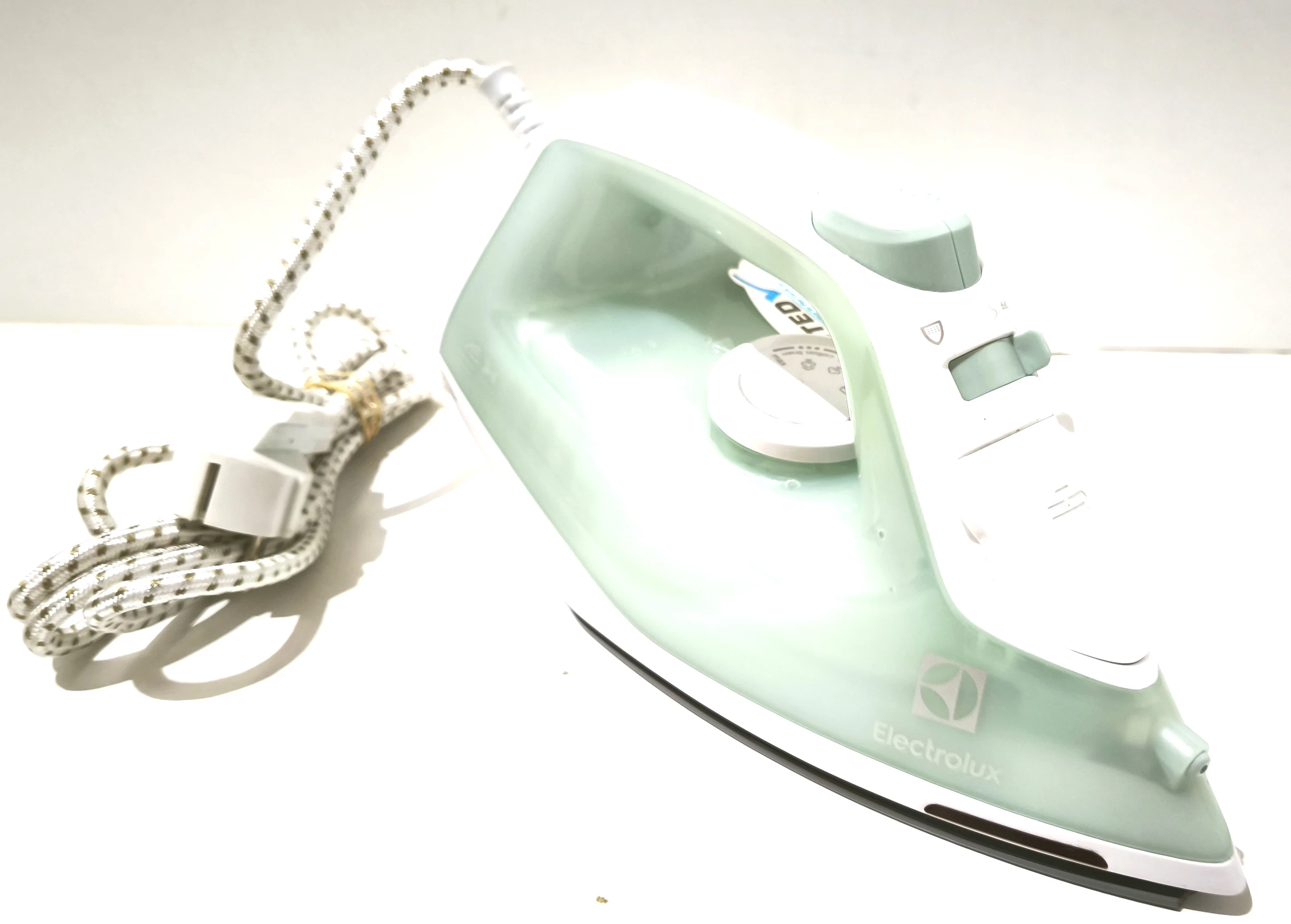 zelazko-electrolux-easyline-edb1740lg-opis-stan-11323-238058