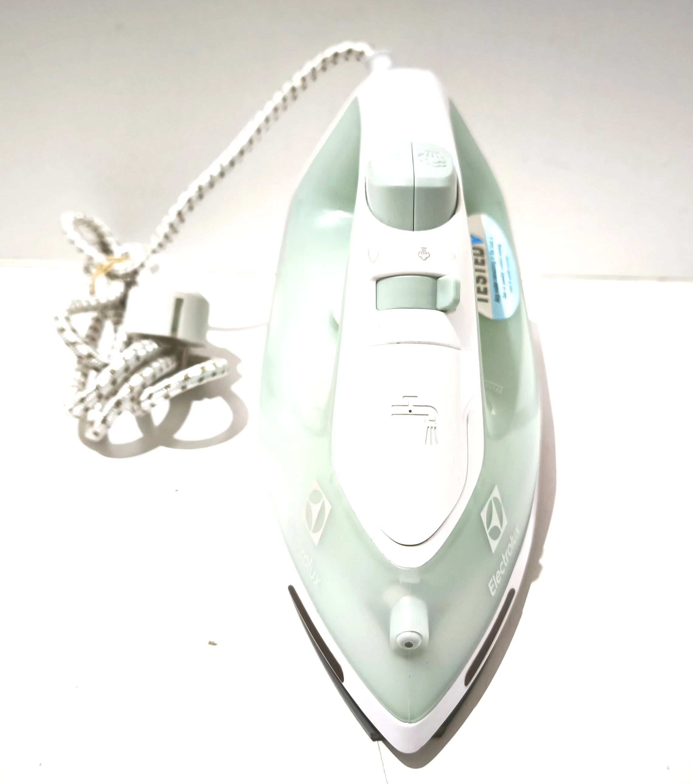 zelazko-electrolux-easyline-edb1740lg-opis-kolor-dominujacy-129357-10