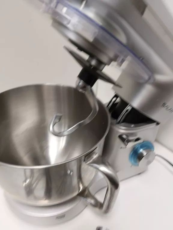 ROBOT KUCHENNY SALAN SN 2200  + AKCESORIA