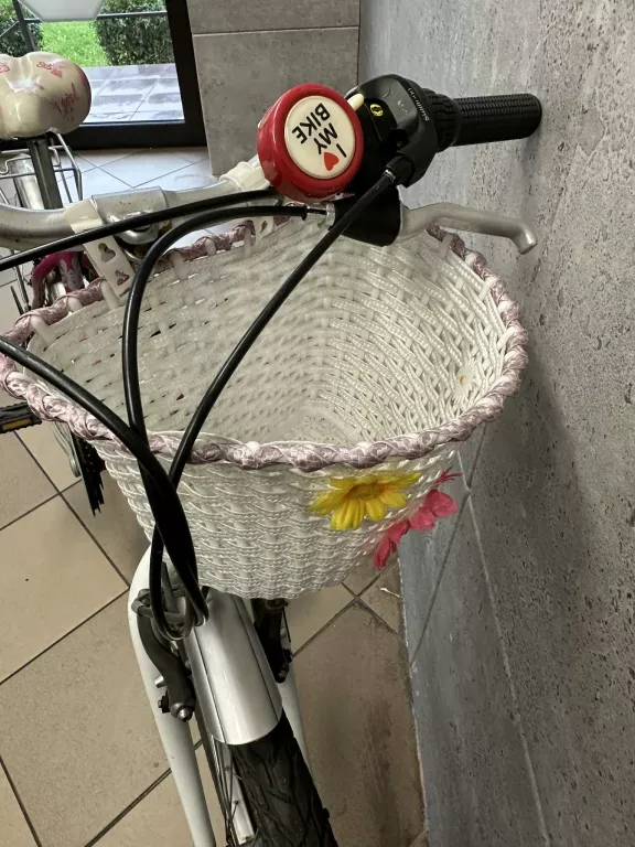 rower-suzana-bingo-z-koszykiem-bialo-rozowy-24-hamulce-129266-512