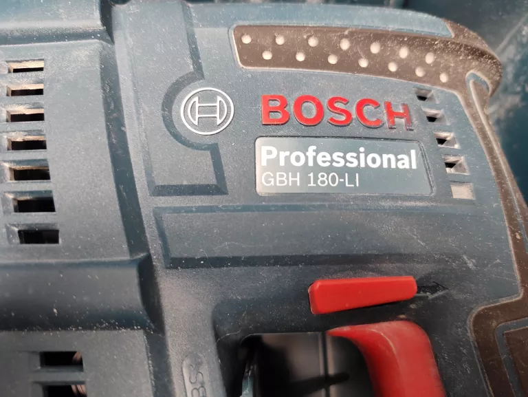 AKUMULATOROWY MŁOT UDAROWO-OBROTOWY BOSCH GBH 180-LI