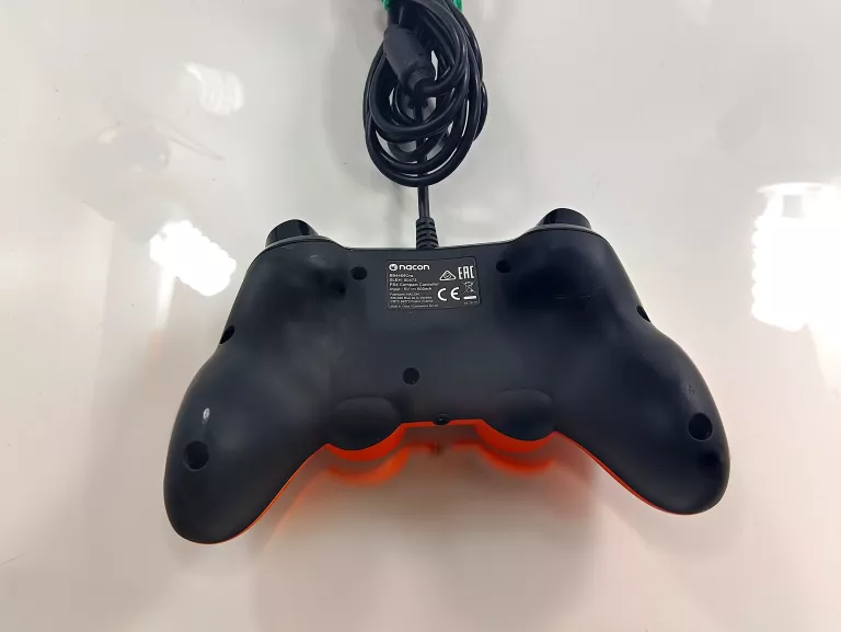 PAD PRZEWODOWY DO PS4 NACON BB4469ORA