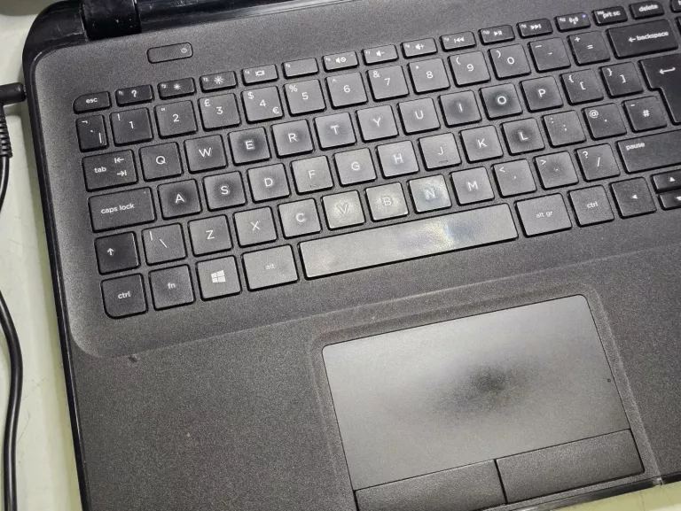 laptop-hp-255-g3-amd-a4-5000-8-gb-ram-240-gb-ssd-radeon-hd-8330-przekatna-ekranu-156