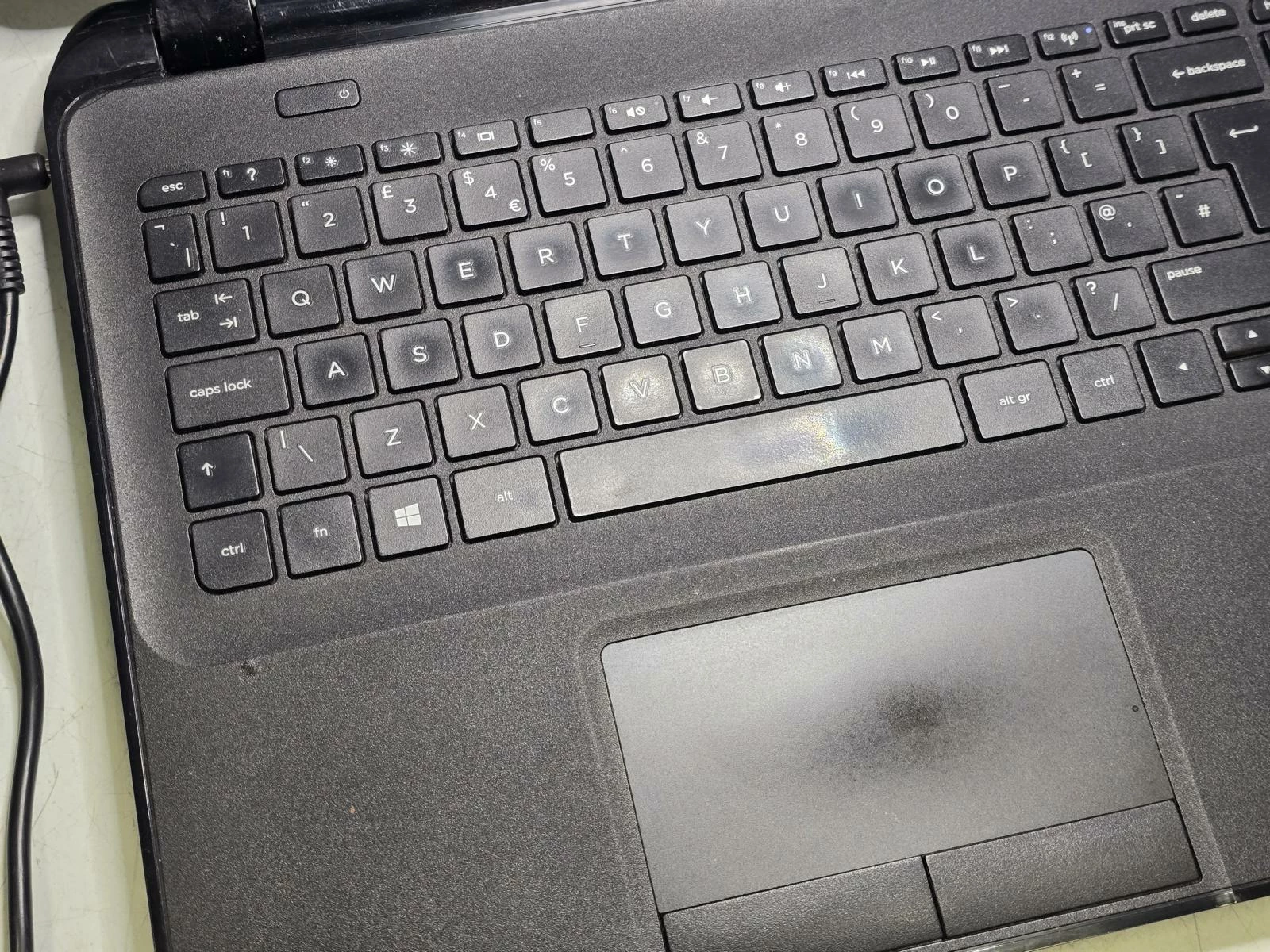 laptop-hp-255-g3-amd-a4-5000-8-gb-ram-240-gb-ssd-radeon-hd-8330-przekatna-ekranu-156