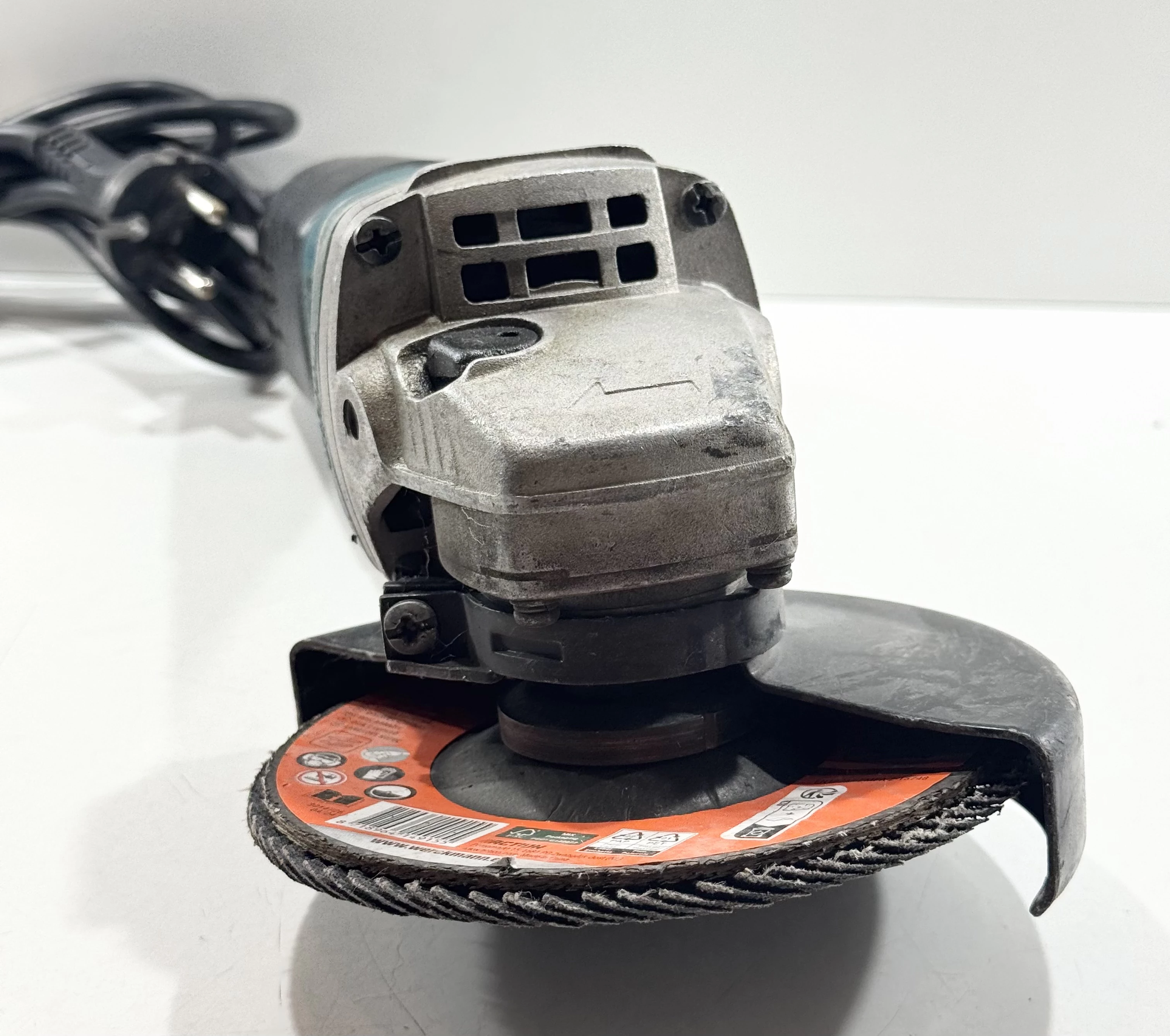 szlifierka-katowa-makita-9558-stan-11323-2