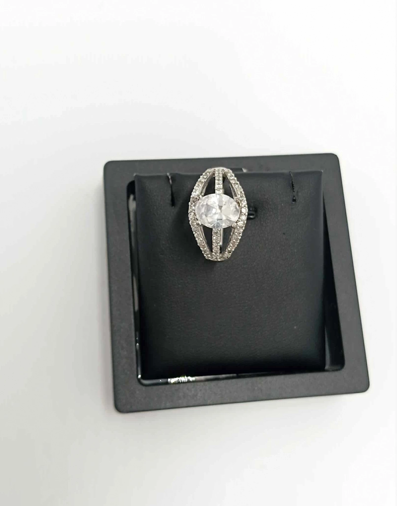 srebrny-pierscionek-p925-material-15835-4