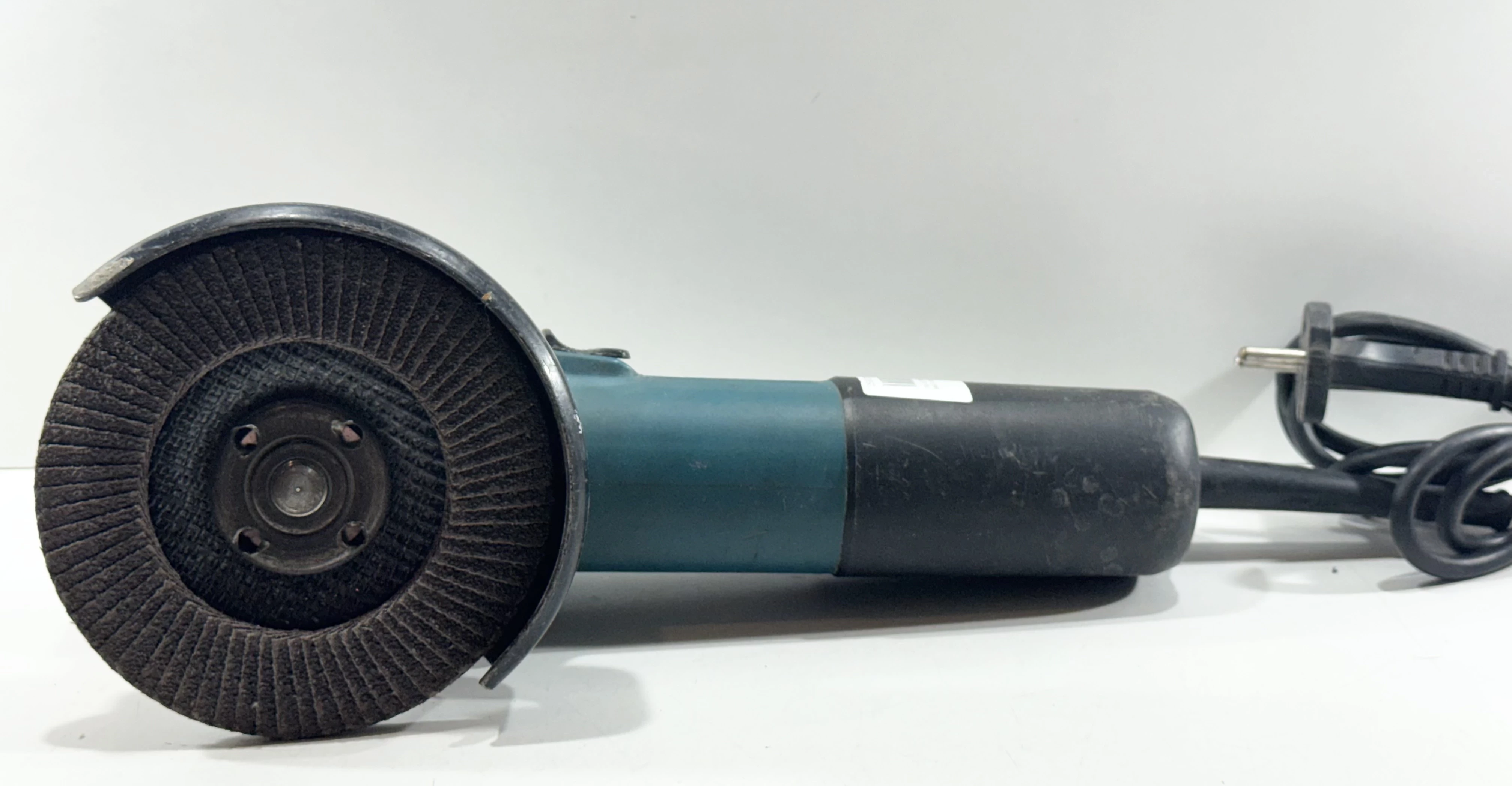 szlifierka-katowa-makita-9558-rodzaj-zasilania-128529-2